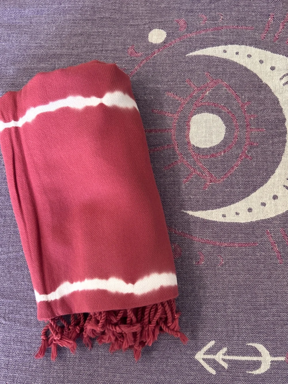 Festival Travel Towel Tie Dye Burgundy Red White 36 x 65 NEW